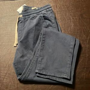 Men’s drawstring khaki pants